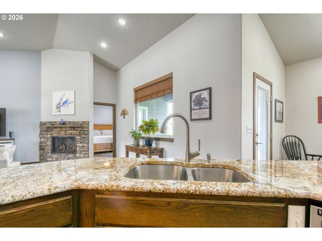 527 Sw QUINNEY Pl, Pendleton, OR 97801