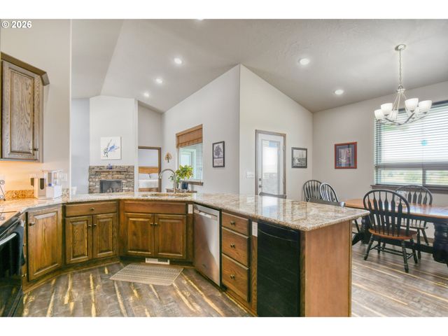 527 Sw QUINNEY Pl, Pendleton, OR 97801