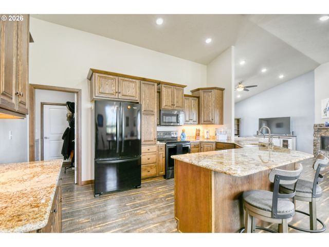 527 Sw QUINNEY Pl, Pendleton, OR 97801