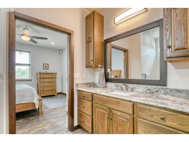 527 Sw QUINNEY Pl, Pendleton, OR 97801