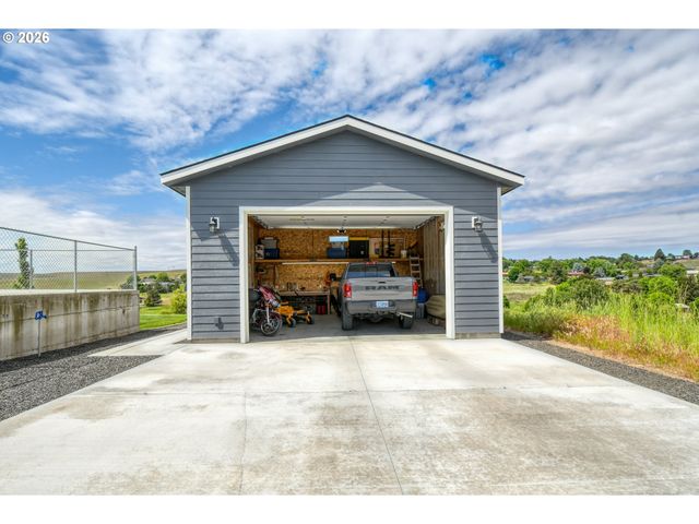527 Sw QUINNEY Pl, Pendleton, OR 97801