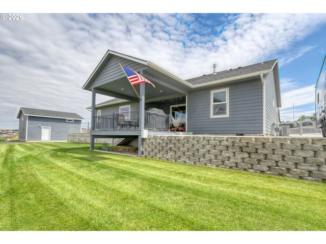 527 Sw QUINNEY Pl, Pendleton, OR 97801
