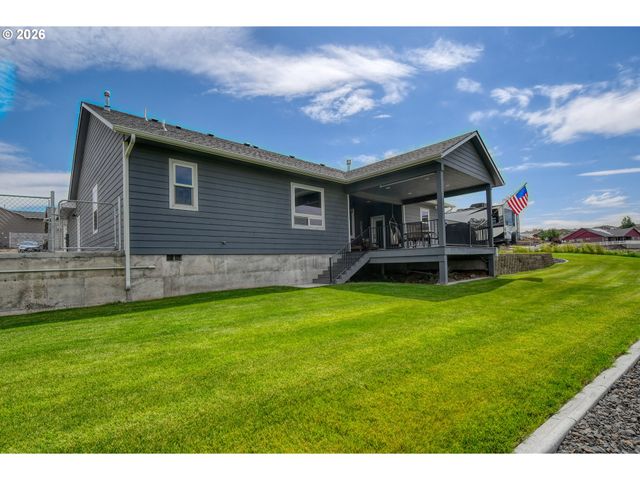 527 Sw QUINNEY Pl, Pendleton, OR 97801