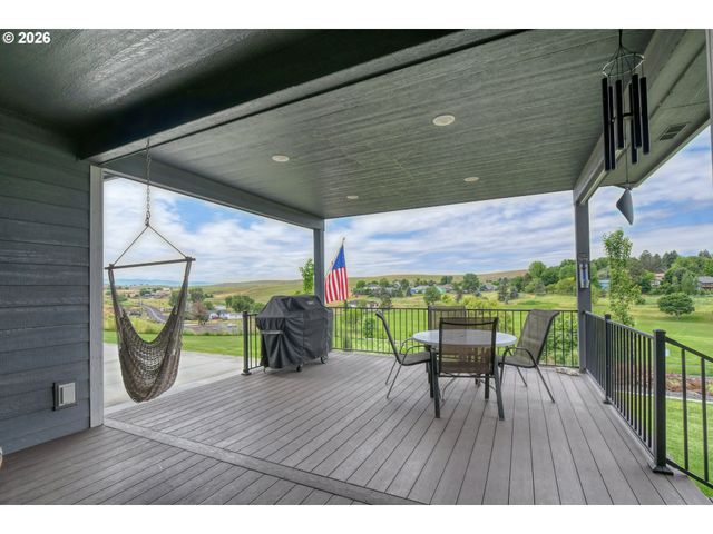 527 Sw QUINNEY Pl, Pendleton, OR 97801