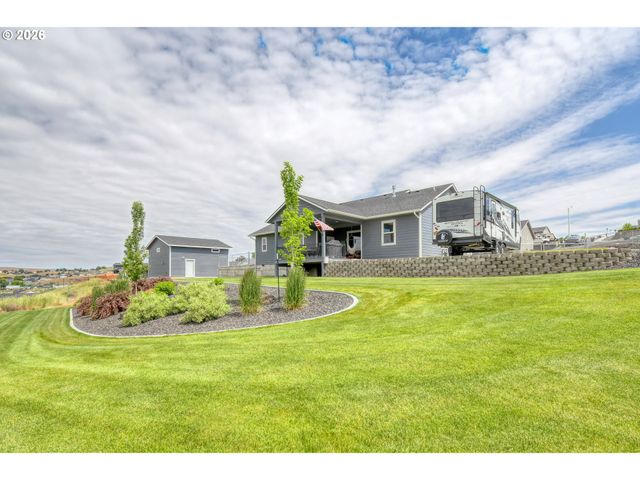 527 Sw QUINNEY Pl, Pendleton, OR 97801