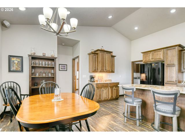 527 Sw QUINNEY Pl, Pendleton, OR 97801