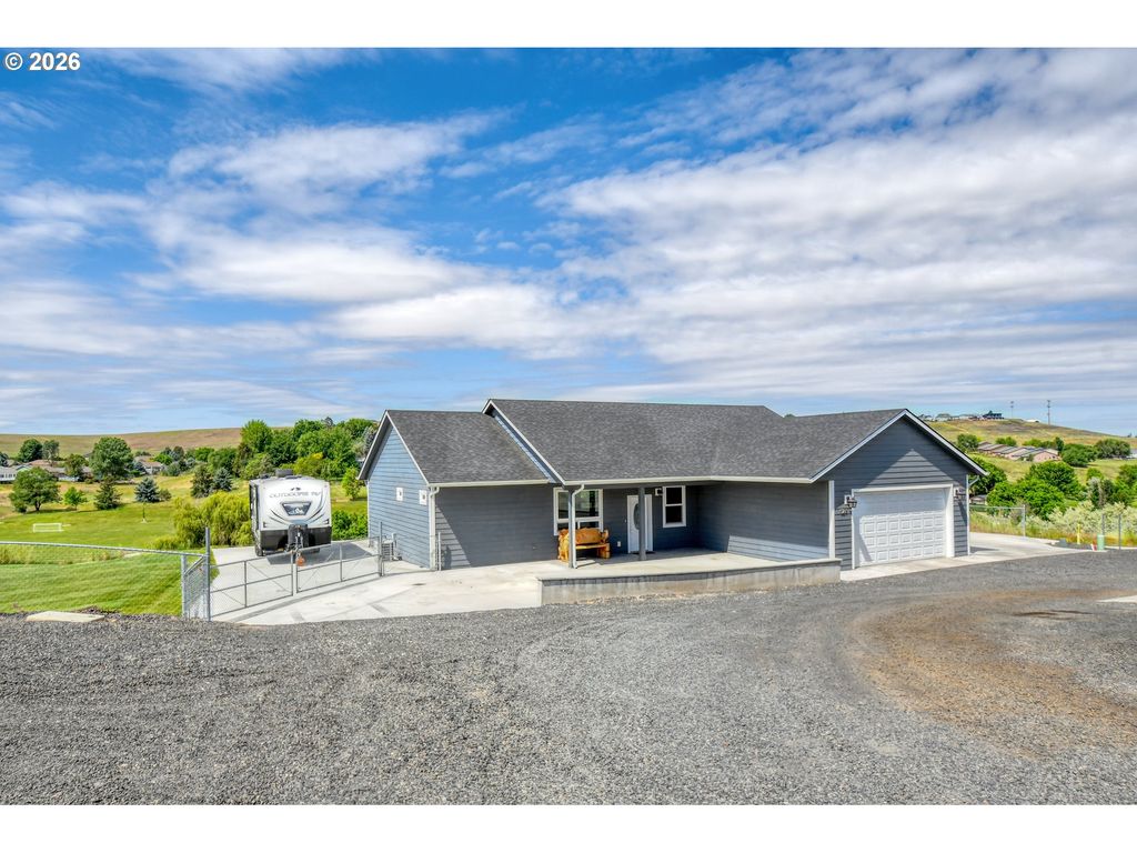 527 Sw QUINNEY Pl, Pendleton, OR 97801