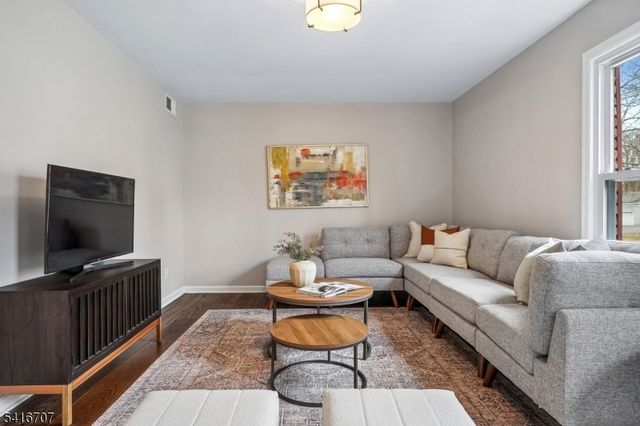 18 Juniper Way, Bernards Twp., NJ 07920