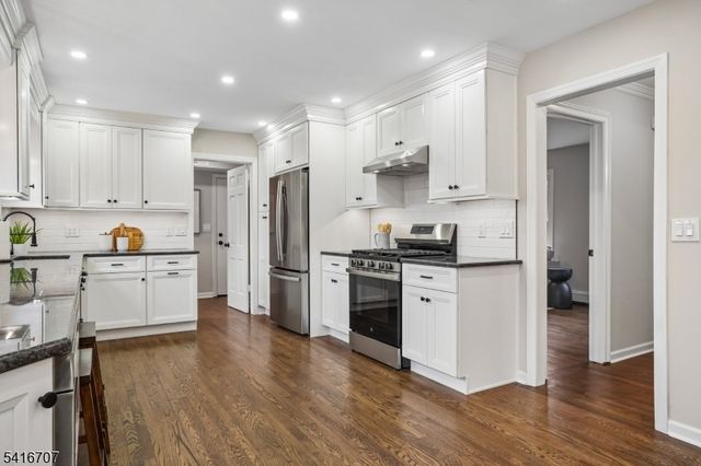 18 Juniper Way, Bernards Twp., NJ 07920