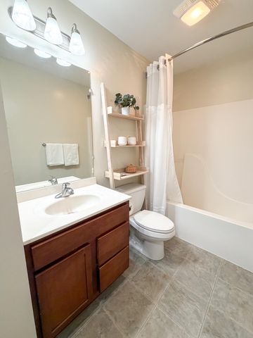 1145 Harbor Way, Chesterton, IN 46304