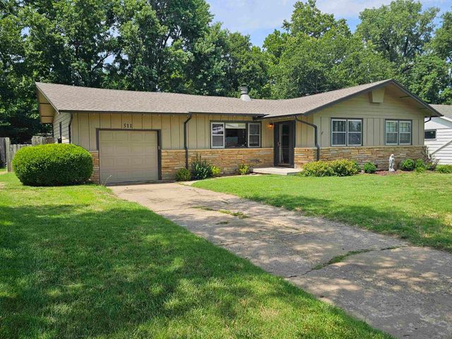 511 N Country Acres Ave, Wichita, KS 67212