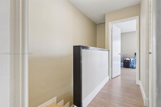 8389 NW 8th St 7, Miami, FL 33126