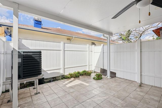 8389 NW 8th St 7, Miami, FL 33126