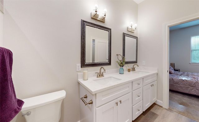 504 Nursery Rd 2201, The Woodlands, TX 77380