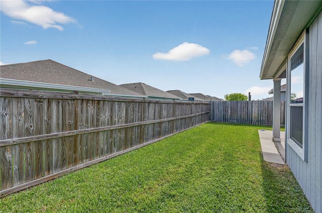 7410 Oshman Dr, Corpus Christi, TX 78414