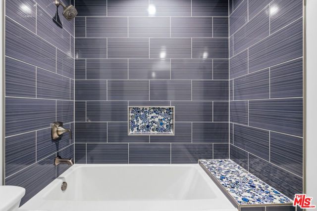 6314 Primrose Avenue, Los Angeles, CA 90068