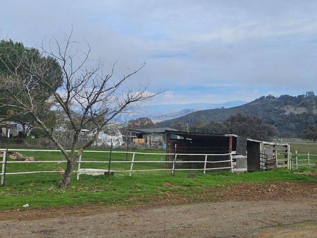 6746 Messinger Flat Rd, Valley Springs, CA 95252