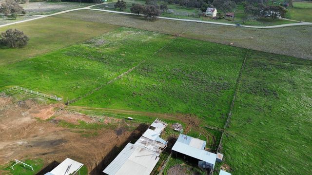 6746 Messinger Flat Rd, Valley Springs, CA 95252