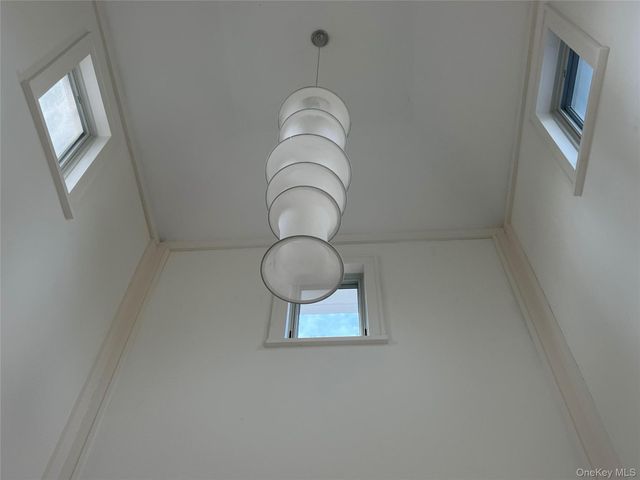 42 N Menantic Road, Shelter Island, NY 11964