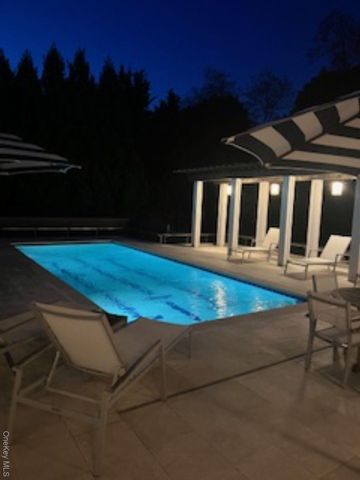 42 N Menantic Road, Shelter Island, NY 11964