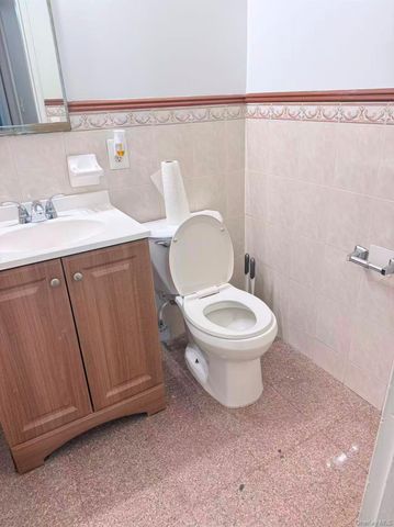 41-07 Bowne Street 1FL, Flushing, NY 11355