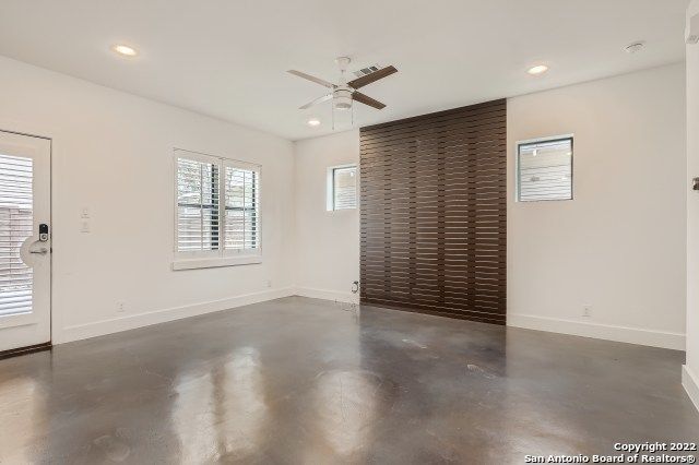 425 E Mistletoe Ave Unit 200, San Antonio, TX 78212