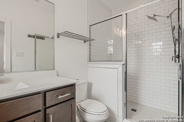 425 E Mistletoe Ave Unit 200, San Antonio, TX 78212