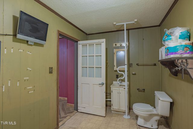 20 Cherokee Boulevard, Greeneville, TN 37743