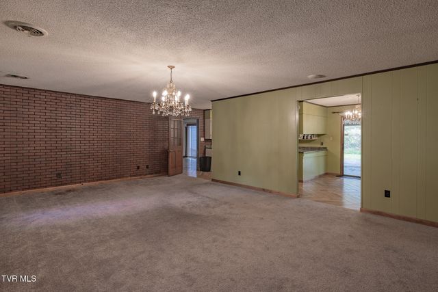 20 Cherokee Boulevard, Greeneville, TN 37743