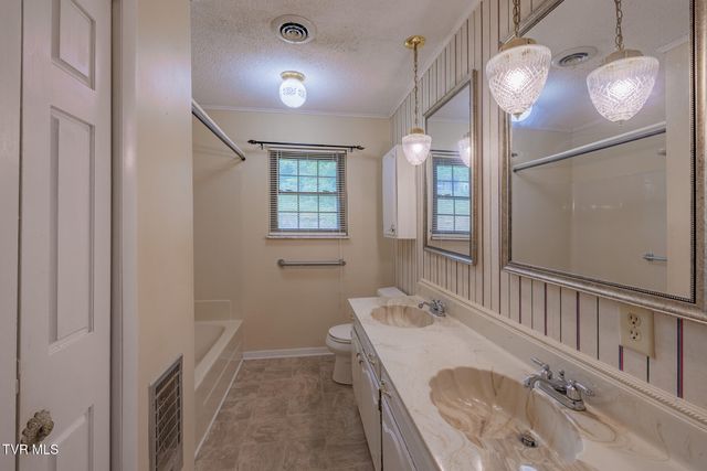20 Cherokee Boulevard, Greeneville, TN 37743