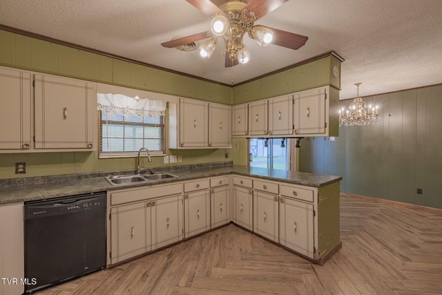20 Cherokee Boulevard, Greeneville, TN 37743