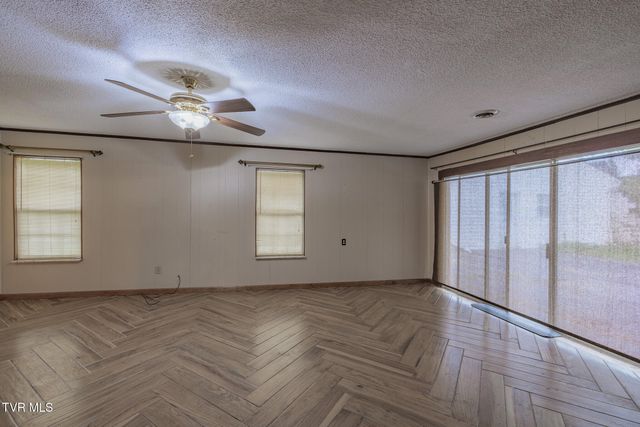 20 Cherokee Boulevard, Greeneville, TN 37743