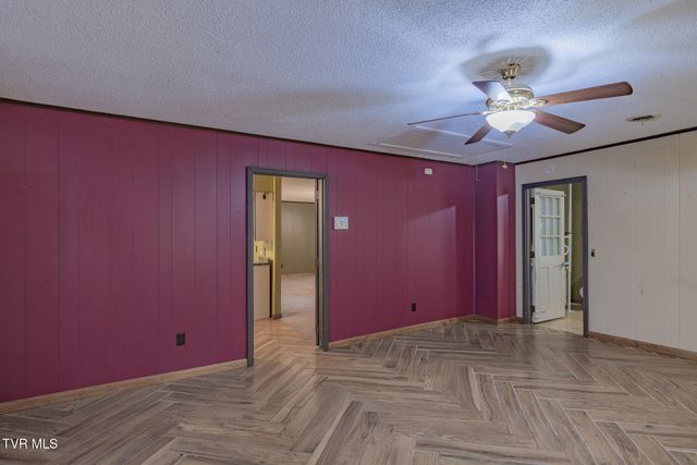 20 Cherokee Boulevard, Greeneville, TN 37743