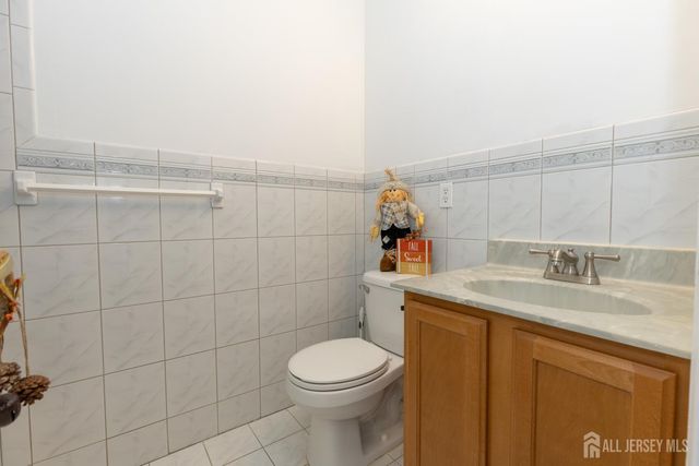 114 Adamecs Way, South Amboy, NJ 08879