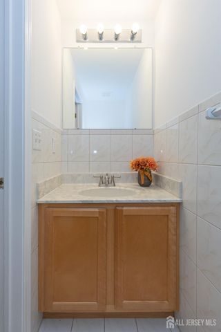 114 Adamecs Way, South Amboy, NJ 08879