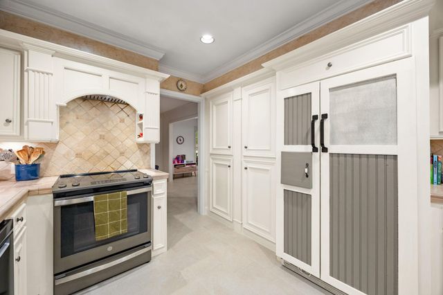 6615 Apple Valley Lane, Houston, TX 77069