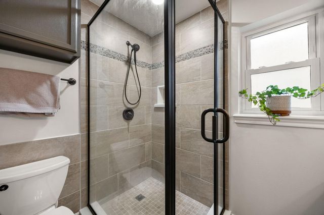 6615 Apple Valley Lane, Houston, TX 77069