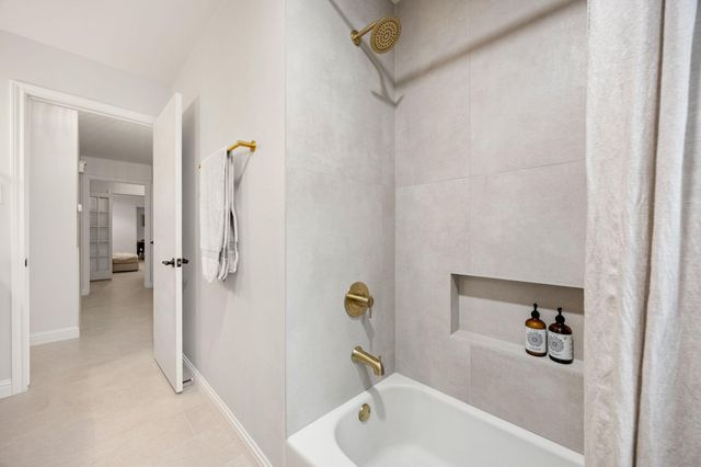 6615 Apple Valley Lane, Houston, TX 77069