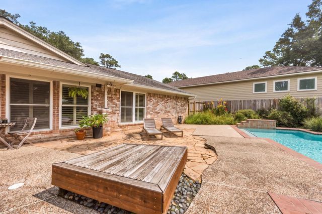6615 Apple Valley Lane, Houston, TX 77069