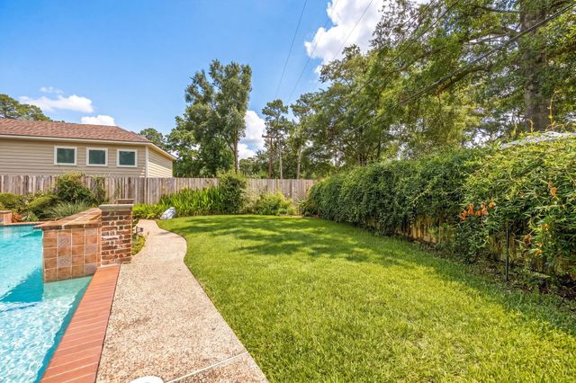 6615 Apple Valley Lane, Houston, TX 77069