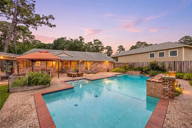 6615 Apple Valley Lane, Houston, TX 77069
