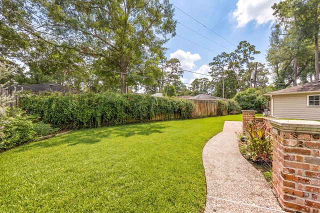 6615 Apple Valley Lane, Houston, TX 77069