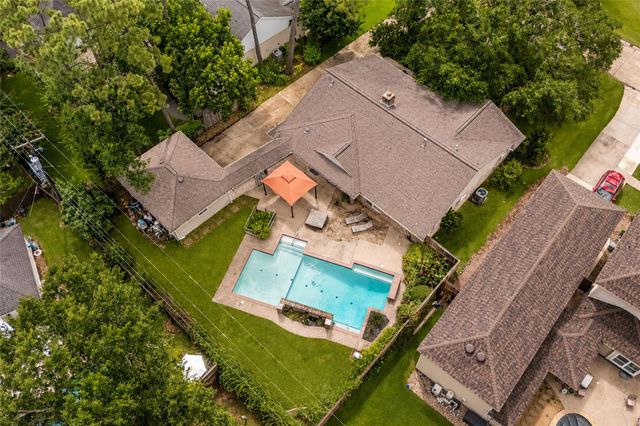 6615 Apple Valley Lane, Houston, TX 77069
