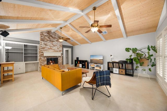 6615 Apple Valley Lane, Houston, TX 77069