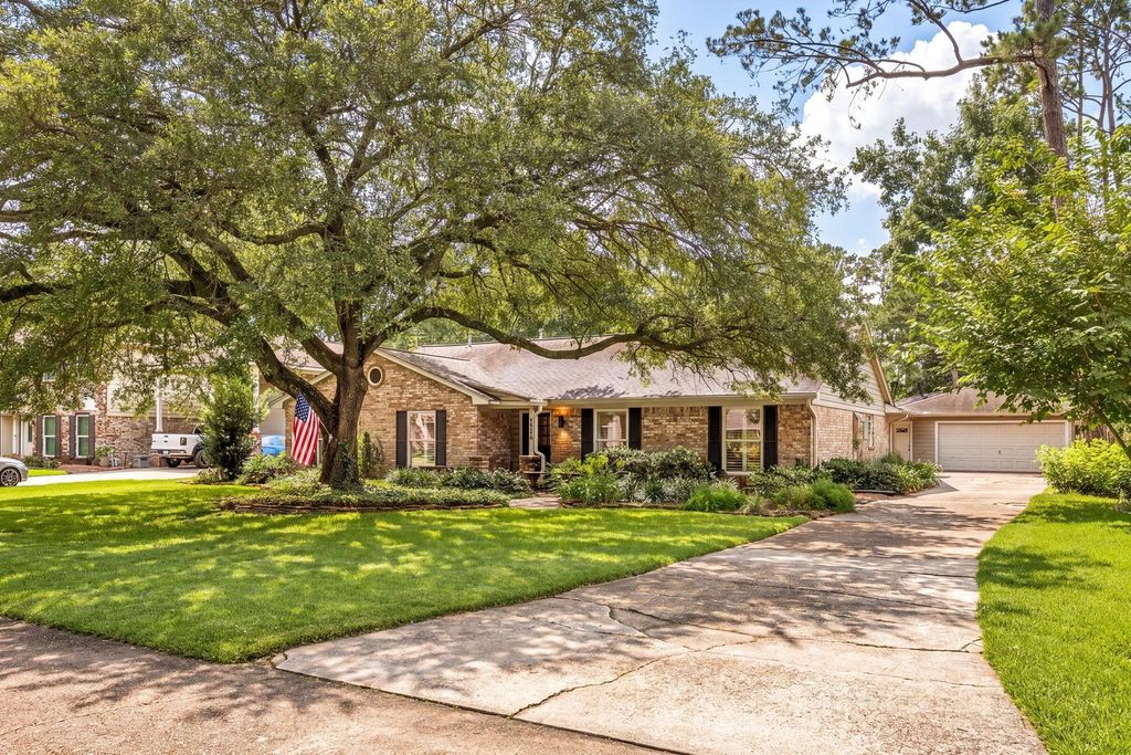 6615 Apple Valley Lane, Houston, TX 77069