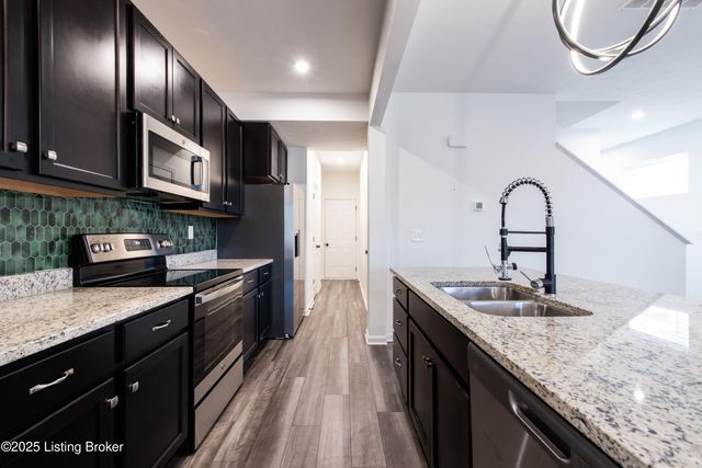 10029 Windcrest Farms Ln, Louisville, KY 40291