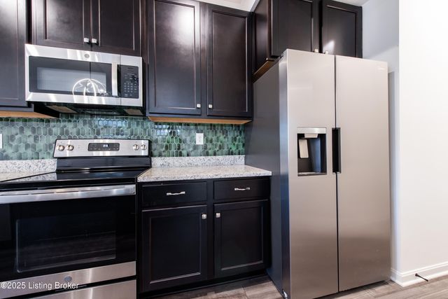 10029 Windcrest Farms Ln, Louisville, KY 40291