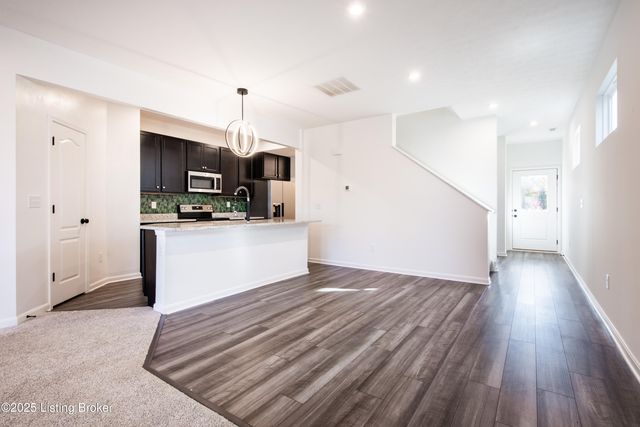 10029 Windcrest Farms Ln, Louisville, KY 40291