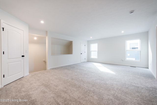 10029 Windcrest Farms Ln, Louisville, KY 40291