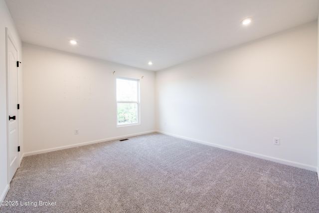 10029 Windcrest Farms Ln, Louisville, KY 40291